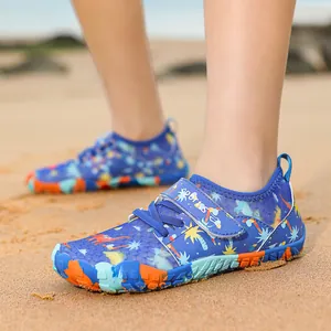 Quick-dry children's water shoes with tropical print for beach and swimming activities
