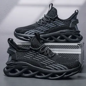 Men's breathable mesh running shoes with shock-absorbing blade sole design