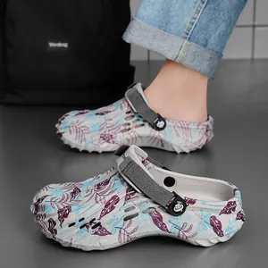 Men's summer floral print clogs with adjustable heel strap for outdoor beach wear