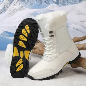 Bottes de neige montantes blanches imperméables avec doublure en fourrure synthétique