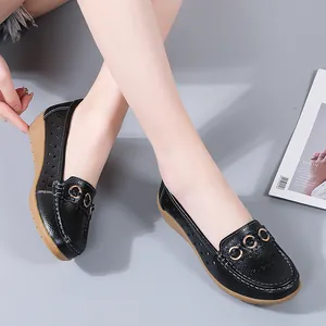 Casual zwarte uitgeholde loafers met sleehak voor dames met antislipzool