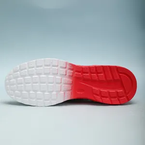 Vue détaillée de la semelle bicolore rouge et blanche antidérapante pour baskets de loisirs