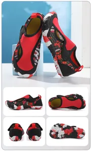 Vue détaillée de chaussures d'eau camouflage rouge pour la natation et la plage