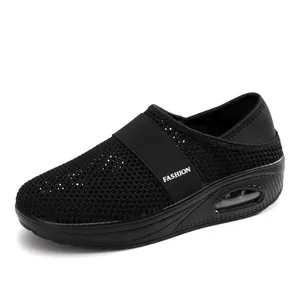 Scarpe casual slip-on in rete nera traspirante con comoda suola ammortizzata ad aria per tutti
