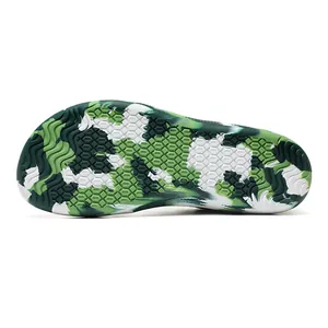 Strapazierfähige Gummisohle der Zero Drop Barfußschuhe mit Camouflage-Muster