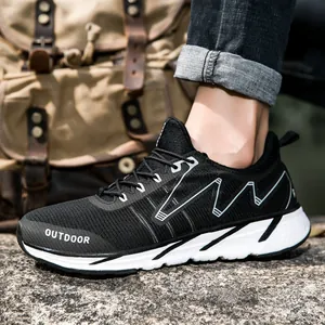 Chaussure de sport d'extérieur noire respirante pour homme avec motif de vagues