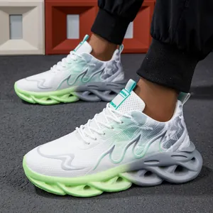 Modieuze mesh sneakers met een unieke gevlochten zool in stijlvol wit en limoengroen