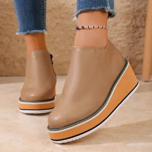 Bottines à talons compensés en kaki pour femmes avec plateforme et fermeture éclair latérale