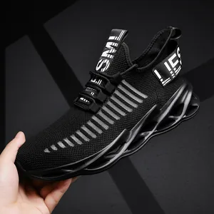 Lightweight men's blade sole running shoes with breathable mesh and thick platform.
