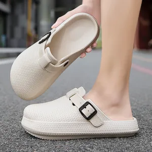 Zoccoli in EVA beige con cinturino a fibbia regolabile e suola spessa antiscivolo