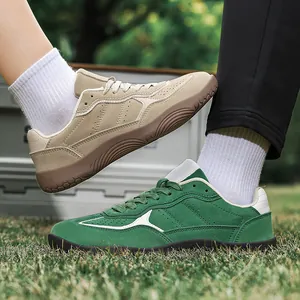 Sneaker casual leggere e antiscivolo color kaki e verde per attività all'aperto