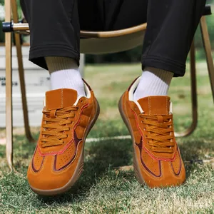 Sneaker casual comode a punta larga con suola antiscivolo in materiale scamosciato arancione