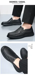 Détails des mocassins homme en cuir noir texturé pour un style business décontracté