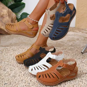 Comfortable retro Roman wedge sandals with closed-toe design and contrast stitching