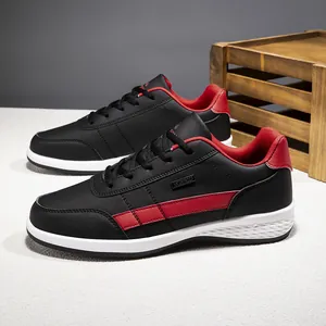 Elegantes zapatillas deportivas de exterior para hombre en negro y rojo running
