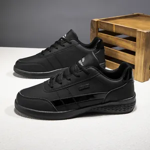 Zapatillas casuales negras para hombre para deporte y exterior con detalle impermeable