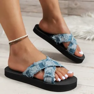 Sommer Damen Plateau-Pantoletten aus Denim mit gekreuzten Riemen und Fransen Karo-Muster