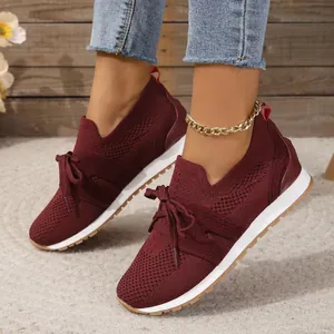 Elegante weinrote Damen-Freizeitschuhe aus Fly-Knit mit atmungsaktivem Mesh-Design