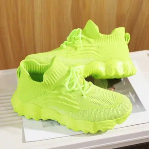 Atmungsaktive neongrüne Fly-Woven Socken-Sneaker mit dicker Sohle für sportliche Damen