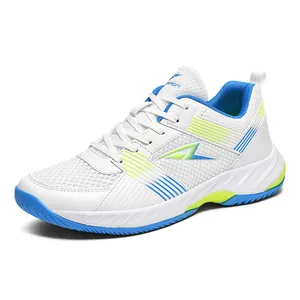 Chaussures de sport blanches respirantes avec accents bleus et vert citron pour le tennis