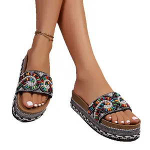 Sandalias de plataforma con cuentas de colores y suela tejida gruesa para moda de verano