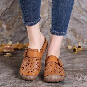 Women's Retro Hollow Out Floral Mules Summer Thick Sole Breathable Clog Sandals PU Leather Casual Slip On Comfort Shoes
