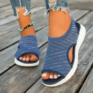 Lässige blaue Strick-Sandalen für Damen mit offener Zehenpartie und weißer Softsohle