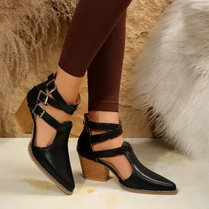 Sandales à talons épais noires avec boucles multi-brides et bout pointu élégant