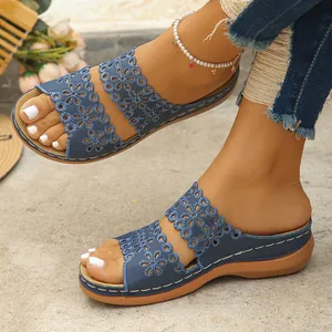 Lässige blaue Keilsandaletten mit exquisitem Blumenmuster für den Sommer der Damen