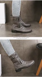 Vue détaillée de bottines à lacets grises pour femmes avec fermeture éclair et boucle