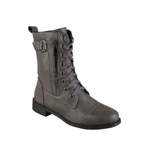 Détail de profil latéral de bottines de combat grises à lacets pour femmes avec boucle