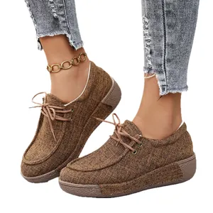 Modische braune Damen-Casual-Canvas-Loafer mit dicker Sohle, Schnürung und runder Kappe.