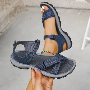 Sandalias deportivas para mujer en azul con suela acolchada y correas ajustables