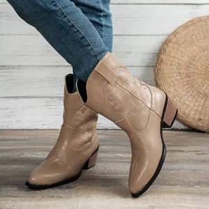 Bottes de cow-boy brodées de style western pour femmes avec talon bloc et col en V