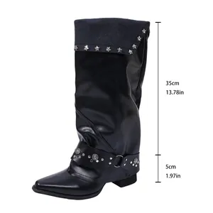 Schwarze Vintage-Stiefel mit spitzer Kappe, Nieten und Maßangaben für Damen.