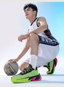 Professional low-top basketball shoes for training and competition in neon green