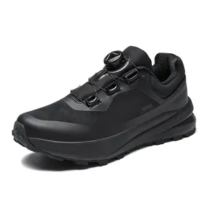 Zapatos de senderismo impermeables para hombre con práctico sistema de cierre rotativo.