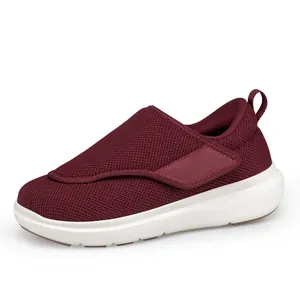 Scarpe da Camminata Unisex in Mesh Fly-knit per Anziani Punta Larga Velcro Traspiranti Leggere Antiscivolo Sneakers da Corsa
