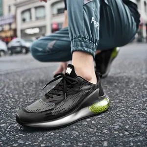 Men's breathable mesh running shoes with cushioned popcorn sole for daily jogging