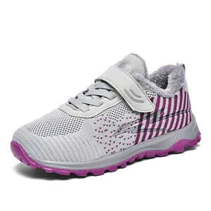 Bequeme warme gefütterte Walkingschuhe für den Winter mit grauem Strickobermaterial