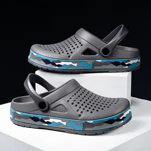 Atmungsaktive graue Unisex-Clogs mit blauem Camouflage-Rand, leichte Gartensandalen für Strand