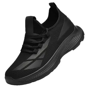Atmungsaktive schwarze Strick-Laufschuhe für Herren mit dicker Sohle und verstecktem Absatz.