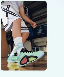 Action shot of professional 9206 low-top basketball shoes with breathable mint green mesh