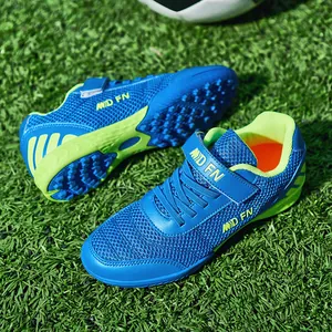 Chaussures de Football pour Enfants Maille Respirante Crampons TF Sneakers d'Entraînement pour Jeunes Scratch Basses