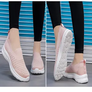 Vista multiángulo de zapatillas de malla transpirable rosa para mujer