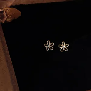 Mini Zirkonia Blume Ohrstecker 14K Vergoldet Mit Silber Ohrringpfosten Minimalistisch Süße Floral Ohrringe Für Damen Alltagsschmuck