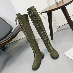 Bottes cuissardes vert olive en faux daim avec laçage frontal et fermeture éclair latérale