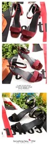 Vista detallada de elegantes sandalias de tacón de bloque para mujer en burdeos y negro