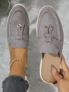 Mocassins en daim gris avec boucles métalliques, mules plates confortables style anglais