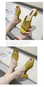 Sabot lavorati a maglia gialli con tacco medio e tomaia traspirante con design a punta quadra